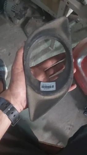 Acabamento Esquerdo do Farol Nissan Versa Antigo