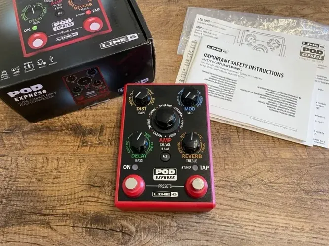 Line 6 POD Express Guitar - pedaleira - impecável na caixa