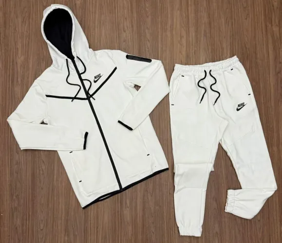 Conjunto nike tech flece