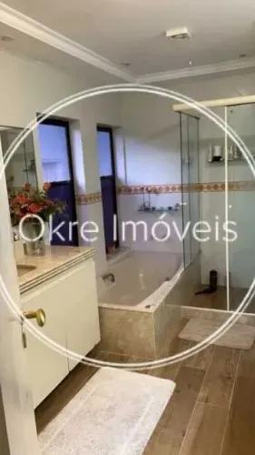 Casa em Condomínio - Térrea / Residencial / Anil