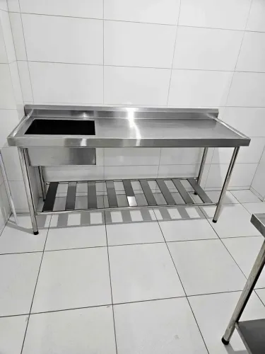 Mesa inox 1,80M X 0,65M com cuba 50X40X25
