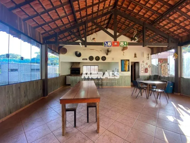 Chácara com 2 quartos para alugar, 2000 m² por R$ 3.000/mês - Vale do Igapó - Bauru/SP