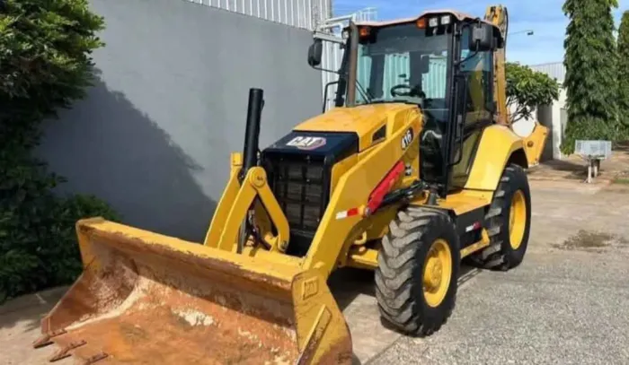 Vendo Caterpillar 416 ano 2018