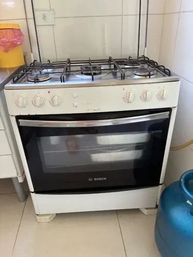 Fogão Bosh 5 bocas com forno potente