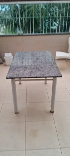 Mesa tampo granito
