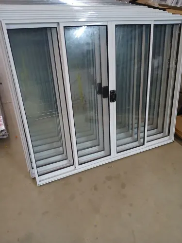 Fábrica de portas e janelas em alumínio 