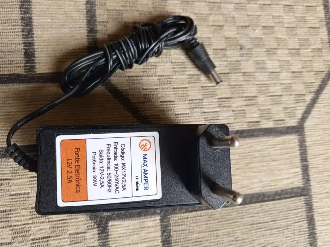 Fonte para Notebook 12V 2.5A - Max Amper