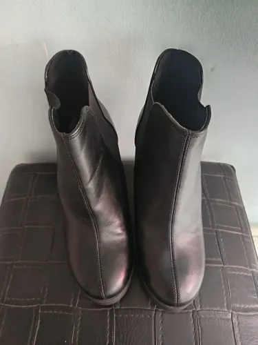 Bota feminina Tratorada,cano curto.