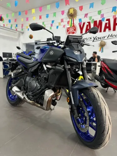 Procurando Potencia e Estilo? Confira a Nova Yamaha MT07 25/26 COR AZUL CINZA
