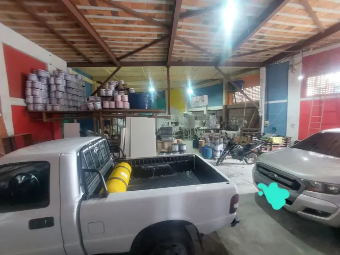 Galpão/Depósito/Armazém para venda possui 1000 metros quadrados
