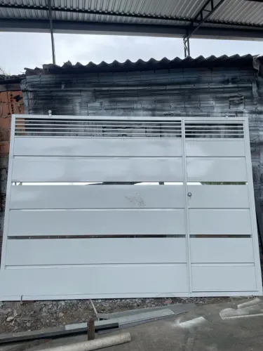 Portão de Branco - Novo Pronta entrega 