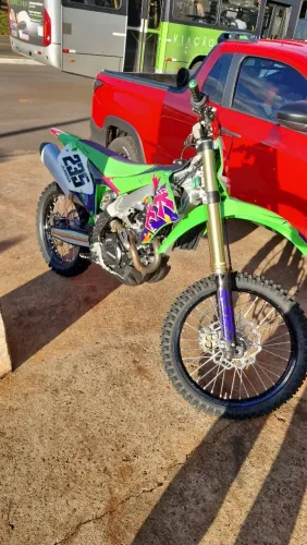 Kx 450 com 25 hrs de uso
