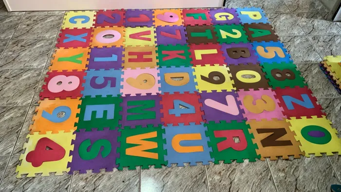 Tapete eva com letras e numerais 