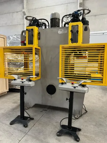 PRENSA HIDRÁULICA 40T - DUPLA ESTAÇÃO