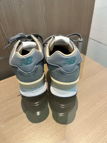 Tênis new balance 34/35 original calça até 35 novo usado 2 vezes 