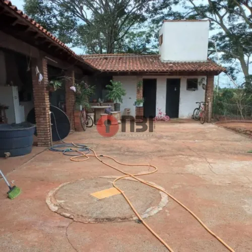 VENDE-SE rancho em fronteira mg as margens do rio grande