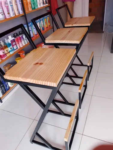 Banqueta Industrial em Madeira e Metal