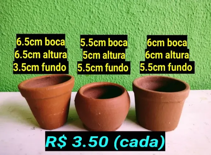 Mini jarros de cerâmica