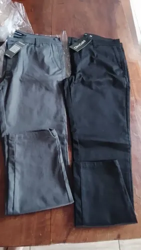 2 Calças,slim sarja preta e outra no cinza chumbo