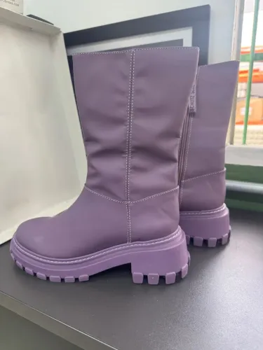 Bota tratorada Schutz lilás N36