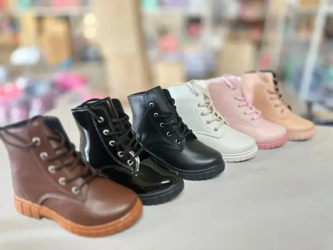 BOTA INFANTIL LINDA E QUENTINHA - CONFORTO E ESTILO PARA OS PEQUENOS!