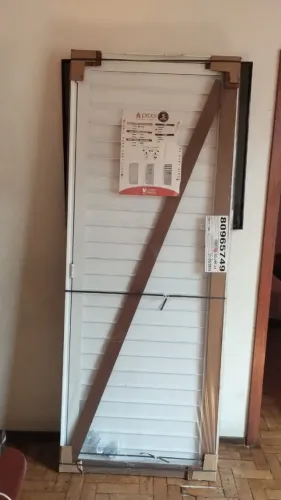 Porta de Alumínio Lambril com Fechadura (Nova Embalada)