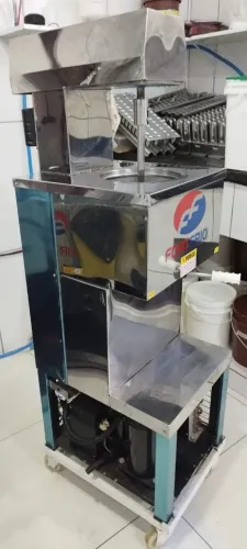 Máquina de sorvete ( troco por moto )