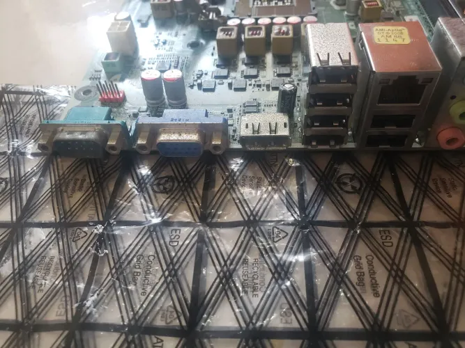 Placas mãe em curto 9° e 3° geração 