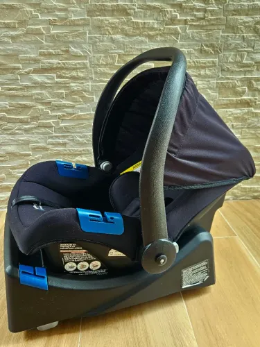 Cadeirinha de bebê Burigotto + Base 