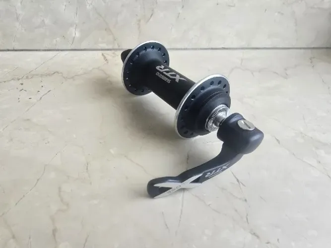 Cubo dianteiro Shimano XTR HB-M970 com QR (novo)