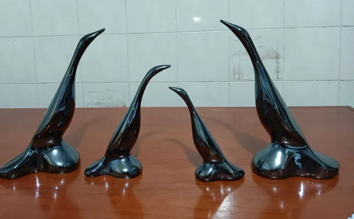 Conjunto de Esculturas de Família Pinguins Felizes Decorativos *Anos 80* Vintage