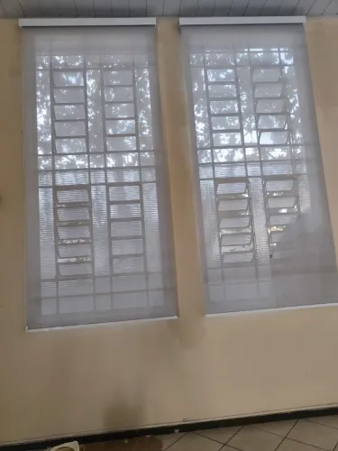 Persianas Painel Blackout 130x2,00 cinza claro ( tenho 2 iguais ) preço anunciado é uni
