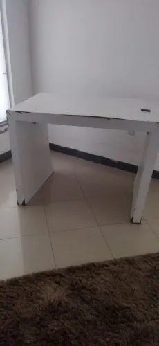 Mesa para exposição/ atendimento de loja