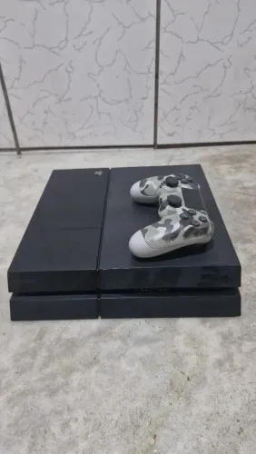 Playstation 4 muito bom modelo fat, HD 400g.
