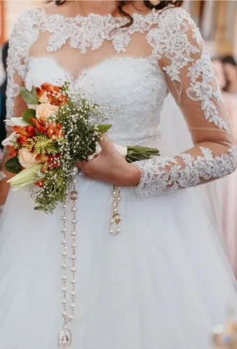 Vestido de noiva branco com véu tam 40. Grátis acessório para cabelo