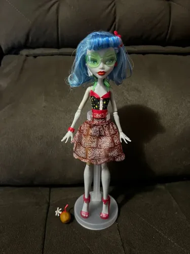 Boneca Monster High - Ghoulia Skull Shores 