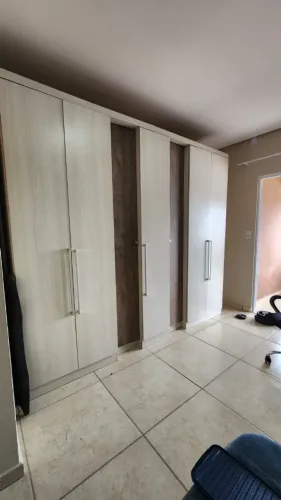 Guarda roupa 7 portas 4 Gavetas
