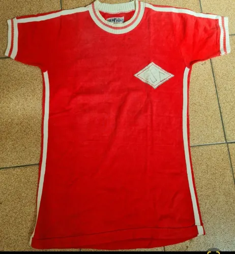 Camisa do São Carlos ano 60, time do interior de São Paulo, peça raríssima usada em jogo!