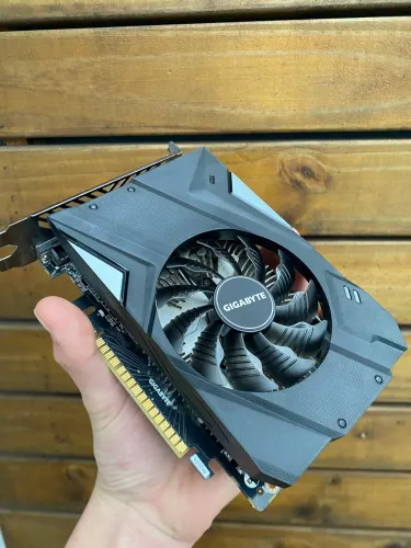 Placa de vídeo gtx 1650 gigabyte