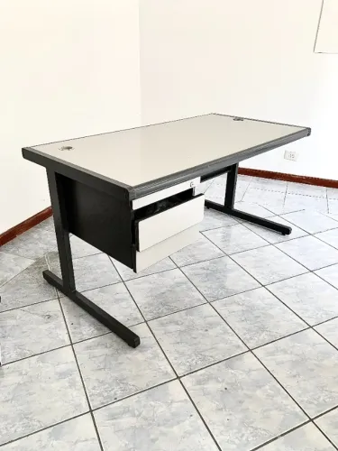 Mesa de Escritório - 74x140cm
