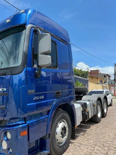 Caminhão Mercedes actros 2546