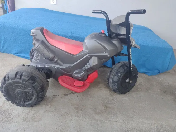 Motoca infantil, recarregável