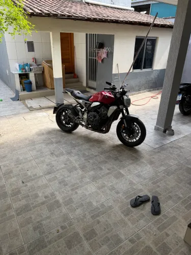 Cb 1000 a mais nova do rio 