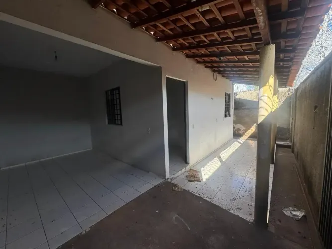 Casa Comercial ou Residencial para locação no Bairro Ilhotas R$ 2.000/mês