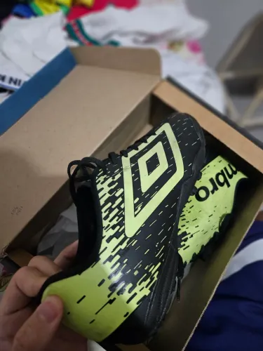 Chuteira umbro Society/campo