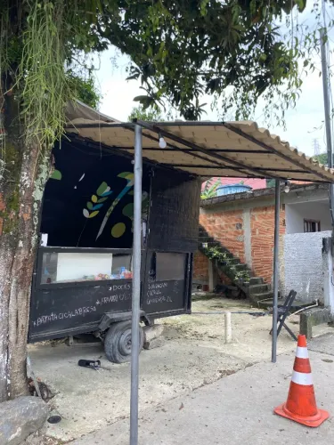 Trailer móvel em Mangaratiba 3,20x1,50 com telhado de 3,00x3,00