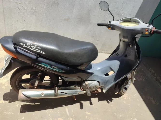 Moto em bom estado. 4.300