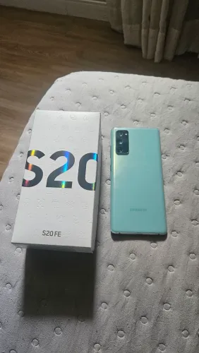 Vendo Samsung S20 FE.