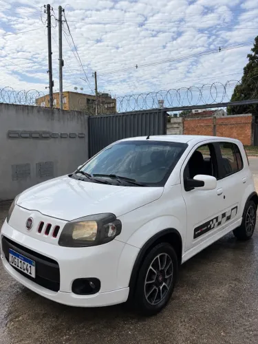 Fiat Uno Sporting 1.4 EVO Fire Flex 8V 4P 2012