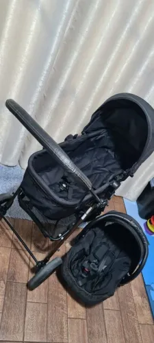 Carrinho Moisés +bebê Conforto
